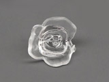 Роза бяла - 16x16x9mm , отвор 2mm  - 500g ≈ 710 бр.
