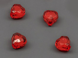 Сърце червено 8x7x5mm, отвор 2mm - 500g ≈ 3040 бр.
